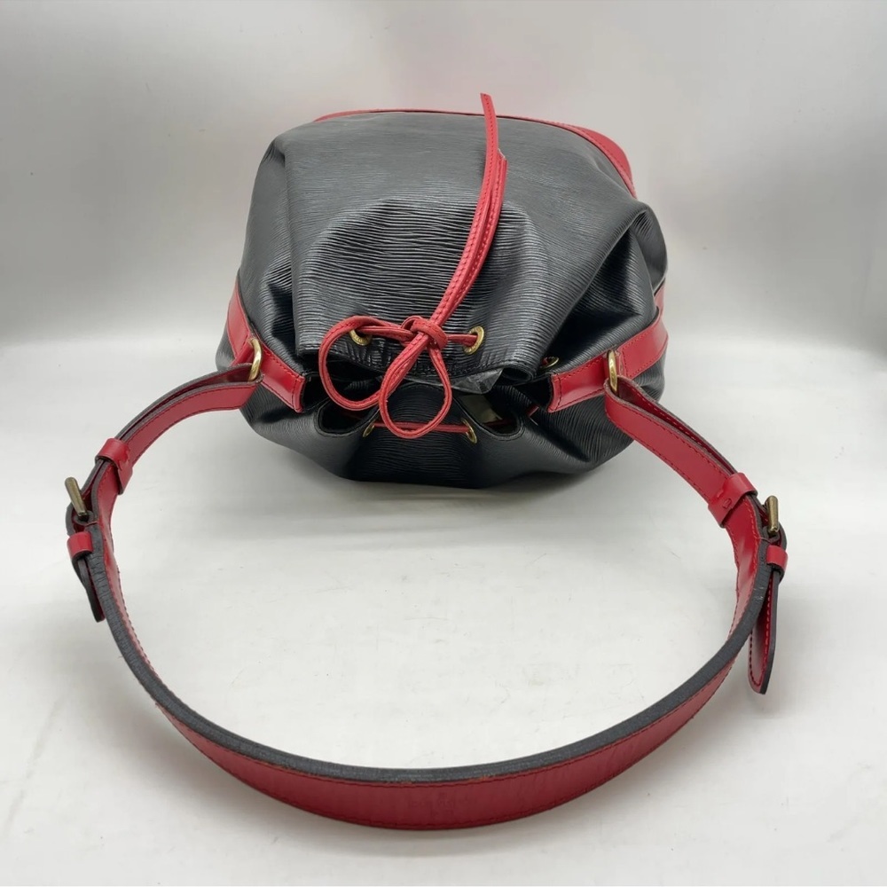 SALE Authentic  Louis Vuitton Epi Noe Noir Red Bicolor Shoulder bag EUC - Picture 7 of 16